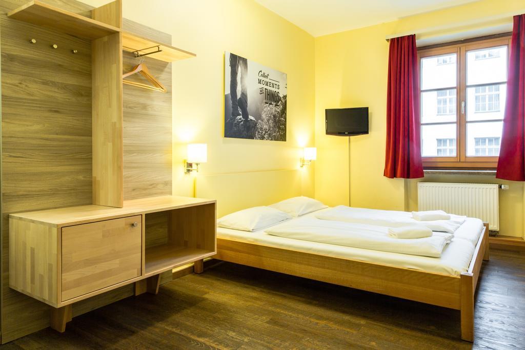 Euro Youth Albergue *